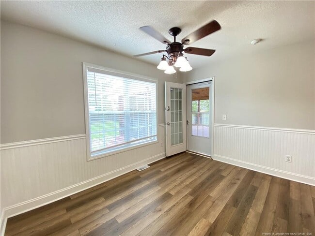 Building Photo - 346 Cresthaven Dr