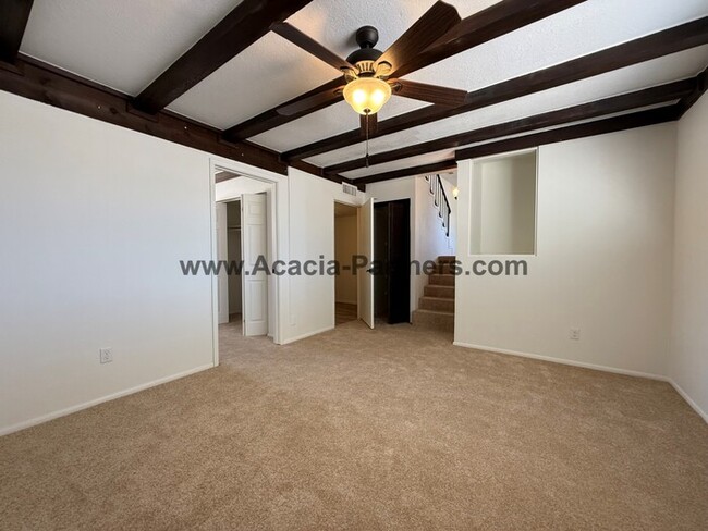 Building Photo - Three Bedroom Multi Level Home