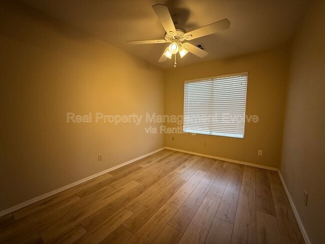 Building Photo - 6814 W Louise Dr