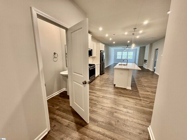 Building Photo - 325 Gooding Trl