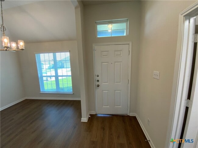Building Photo - 3022 Dade Loop