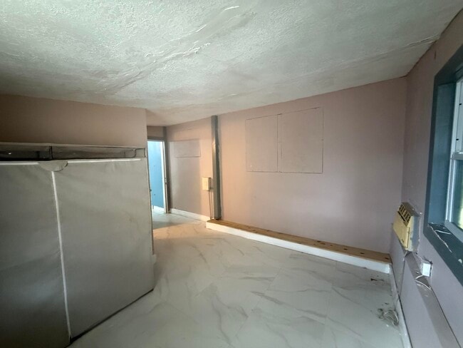 Building Photo - 710 N 66 Terrace