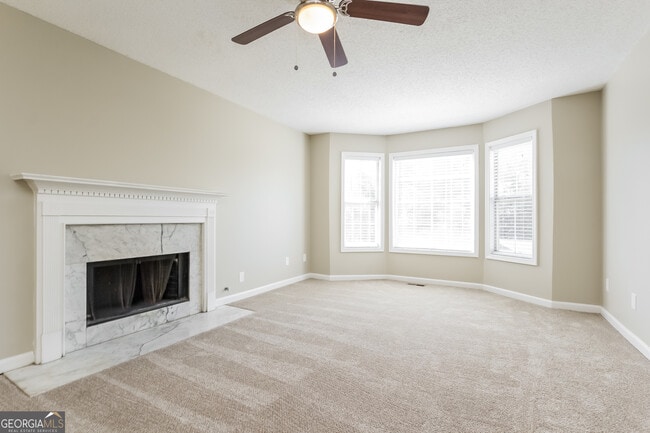 Building Photo - 219 Hampton Dr