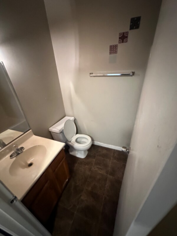 Building Photo - 735 Cave St