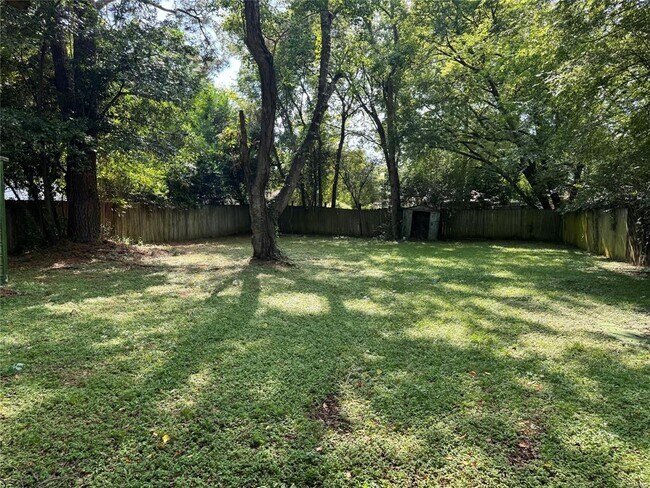 Building Photo - 429 Fieldbrook Dr