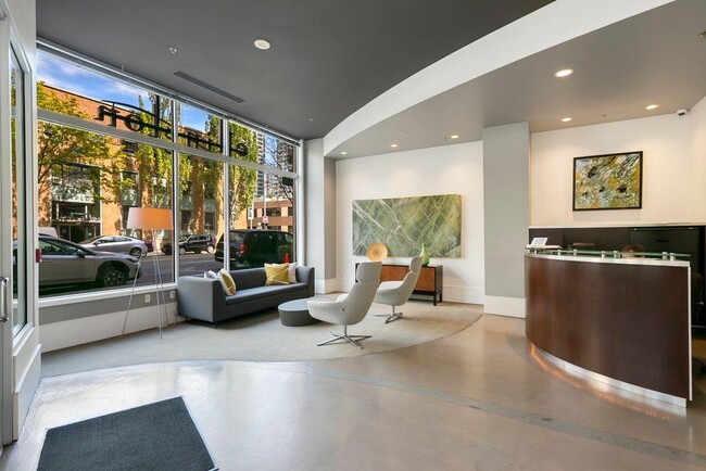 Building Photo - Ellington - 1 bedroom + den