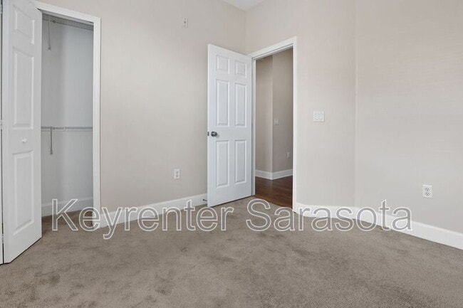 Building Photo - 8078 Moonstone Dr