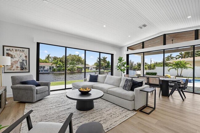 Building Photo - 2157 Coral Gardens Dr