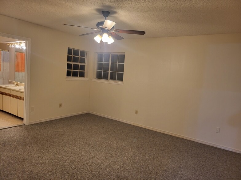 Building Photo - 149 Northshore Cir