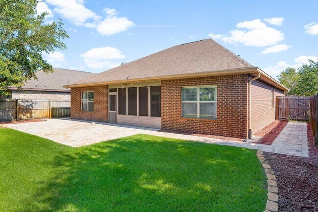 Building Photo - 132 Whispering Lake Dr