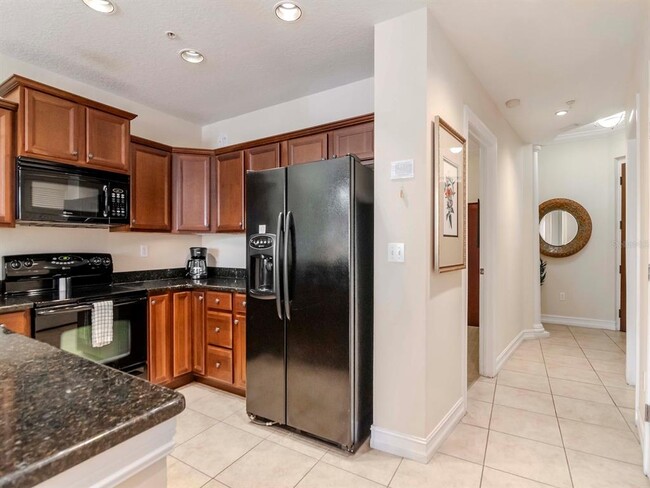 Building Photo - 13941 Clubhouse Dr