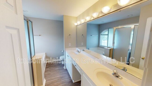 Building Photo - 524 Cliffview Ct