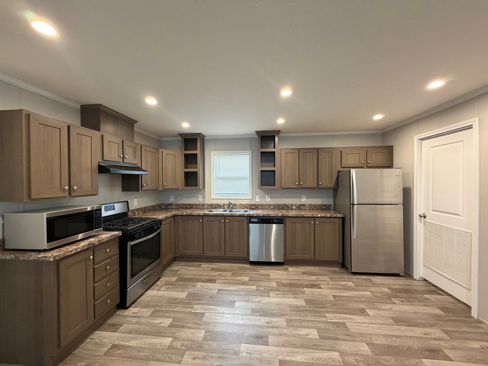 Building Photo - 1539 Huron Ct