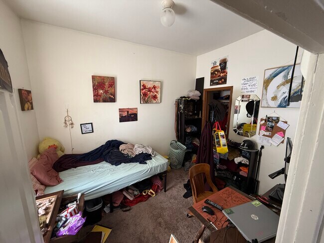 Building Photo - 610 Niagara St