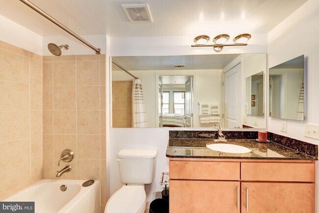 Building Photo - 915 E Street NW Unit 1001