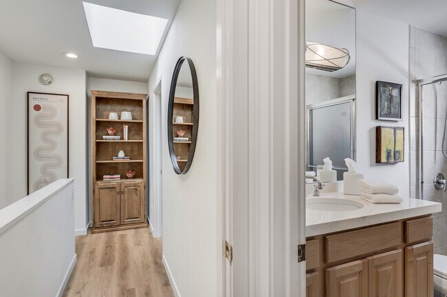 Building Photo - 135 Carriage Way