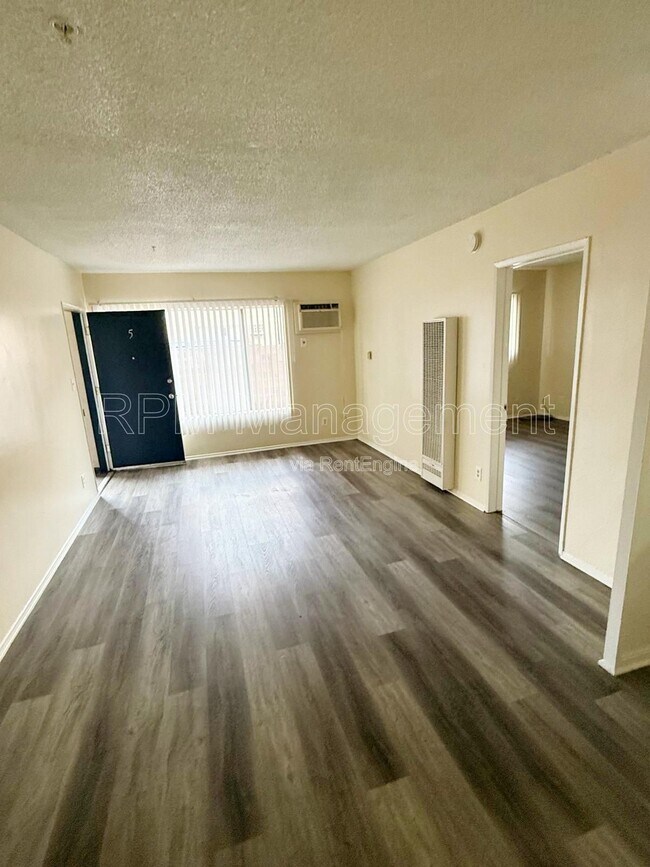 Building Photo - 6645 Etiwanda Ave