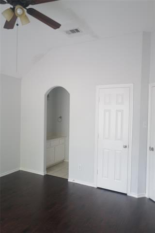 Building Photo - 9212 Regal Oaks Dr