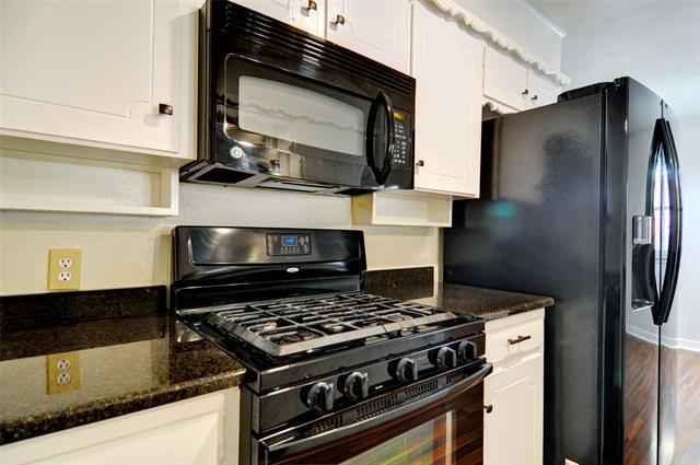 Building Photo - 208 Rolling Hills Dr