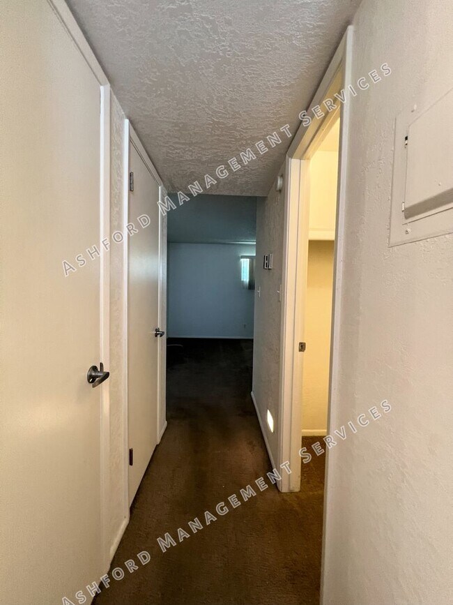 Building Photo - 7141 N 16th St