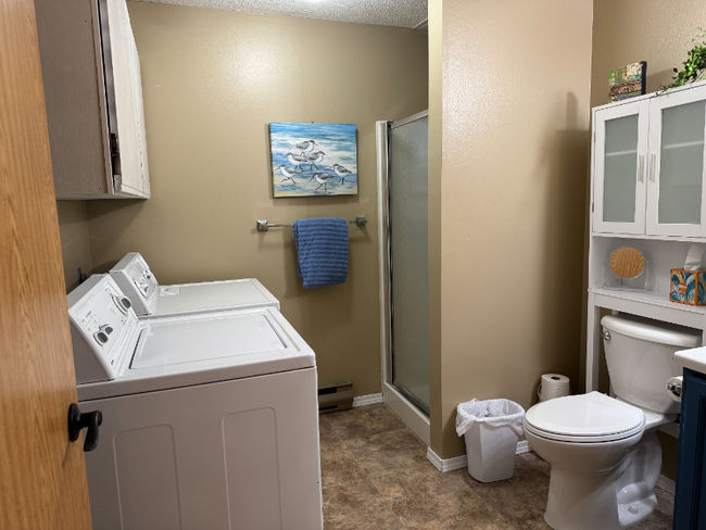 Building Photo - 5509 Meadowlark Dr