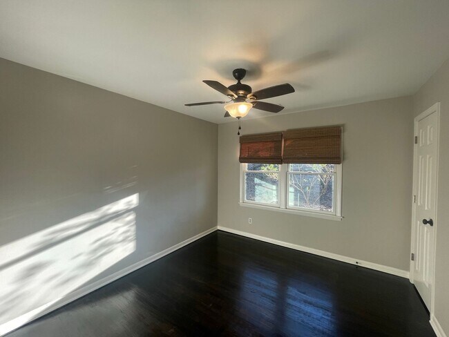 Building Photo - 165 Conrad Dr