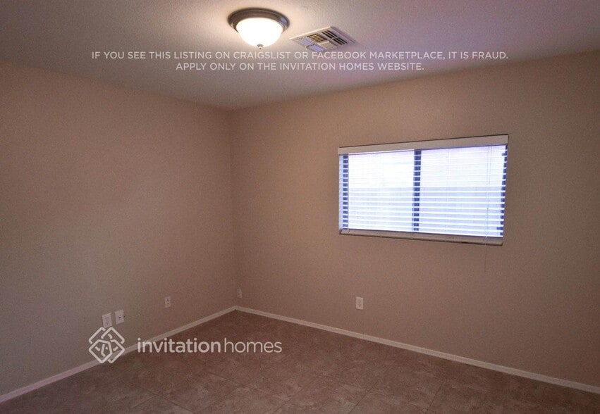 Building Photo - 3021 W Running Deer Trl