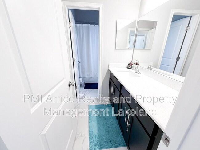 Building Photo - 2573 Village Lakes Blvd