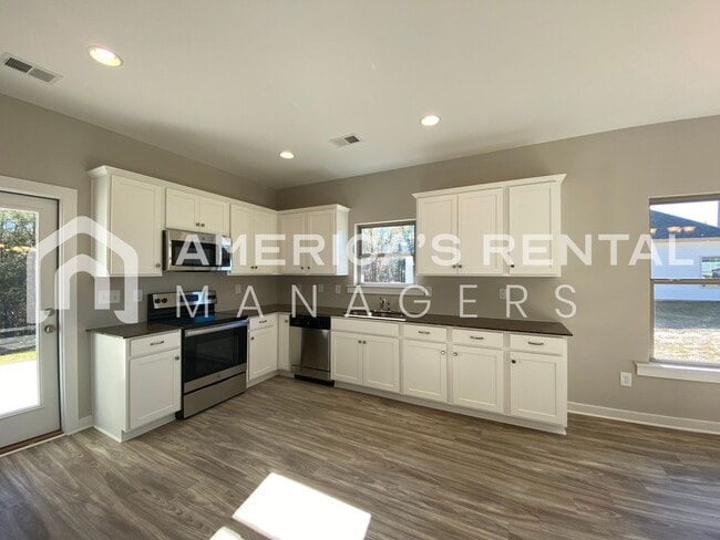 Building Photo - Home for Rent in Lincoln, AL!