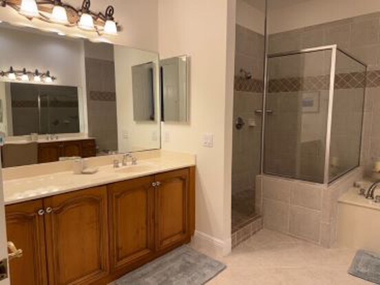 Building Photo - 9142 Cherry Oaks Ln