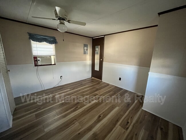 Building Photo - 2050 Lullaby Dr