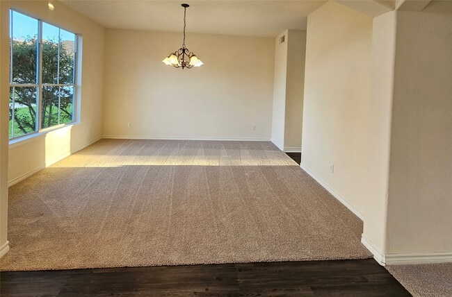 Building Photo - 2202 Cherry Hill Ct