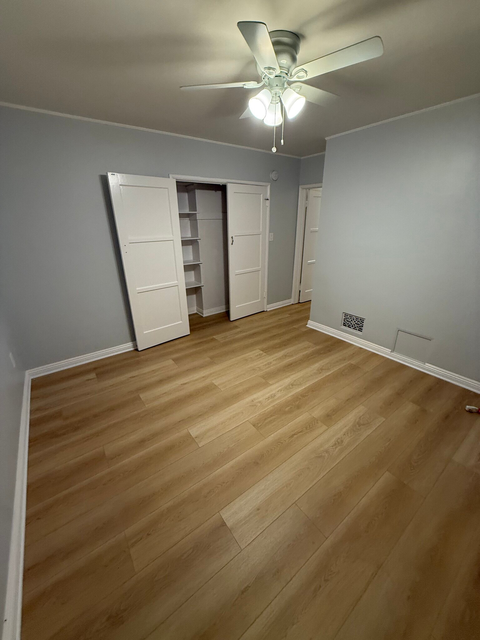 Bedroom - 846 N Sweetzer Ave