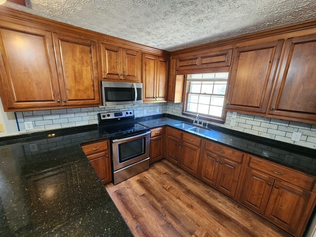 Building Photo - 2276 Providence Church Rd