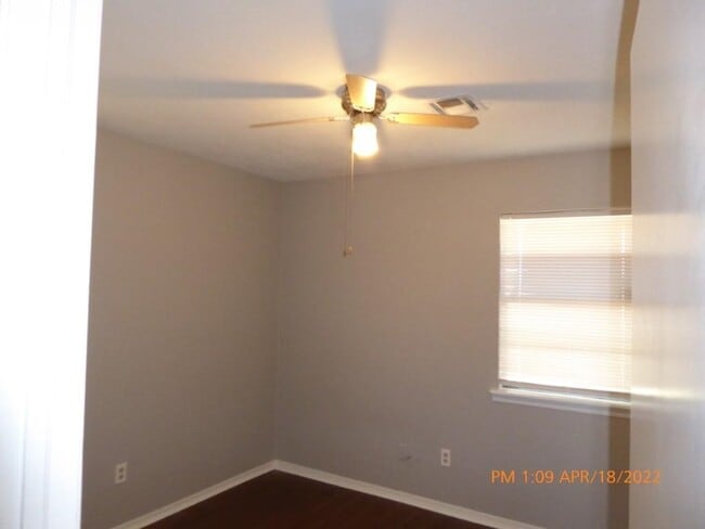 Building Photo - 1706 NW Gray Warr Pl