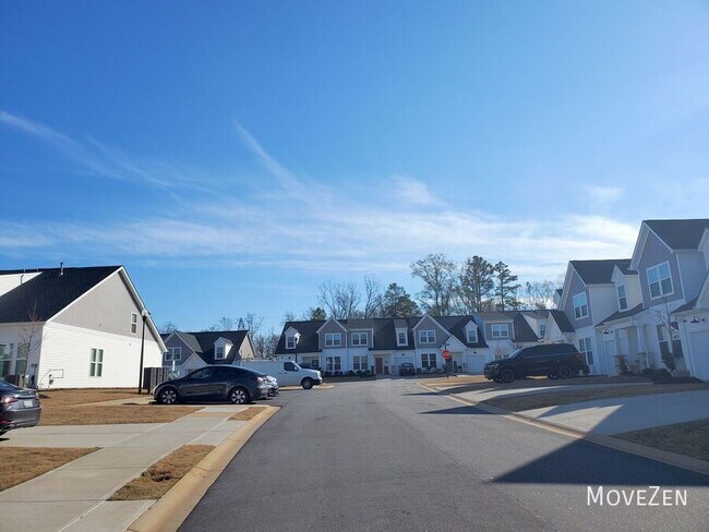 Building Photo - 210 Woodhouse Wy