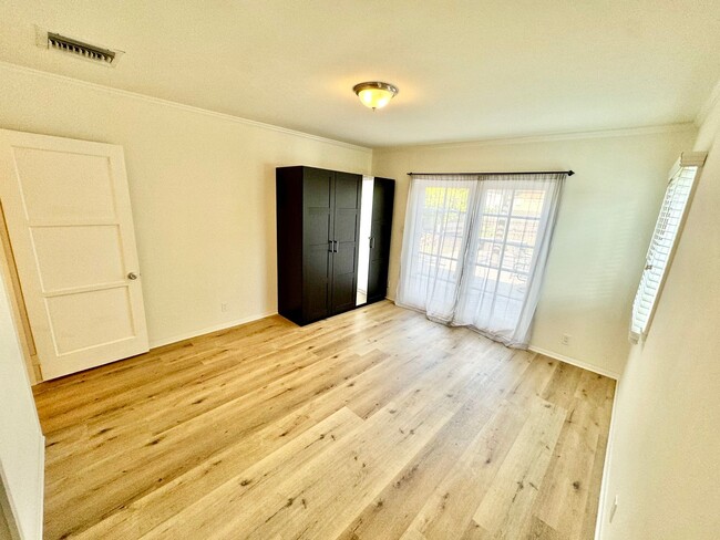 Building Photo - Charming North Hollywood Home