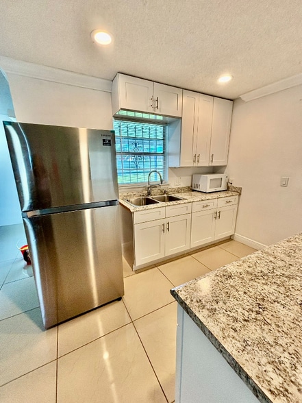 Building Photo - 456 Betsy Ross Terrace
