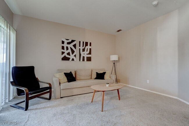 Building Photo - 5525 W Flamingo Rd