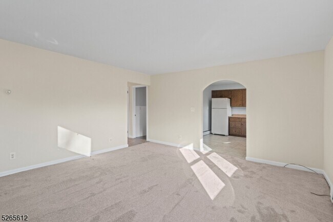 Building Photo - 41 Roosevelt Ave