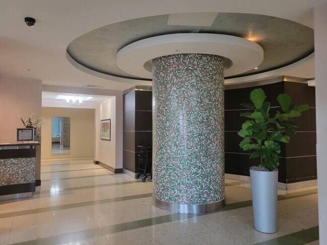 Building Photo - 3901 S Ocean Dr