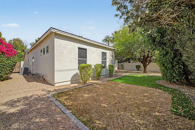 Building Photo - 3414 N 44th Pl