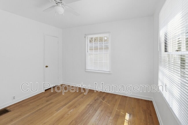 Building Photo - 208 Arcadia Dr