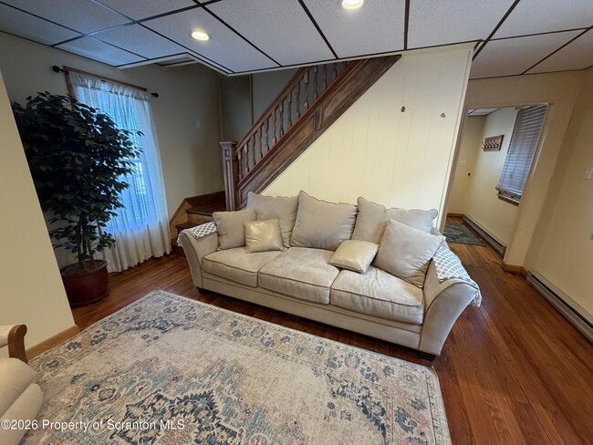 Building Photo - 711 Main St