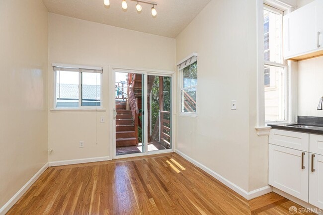 Building Photo - 909 Guerrero St