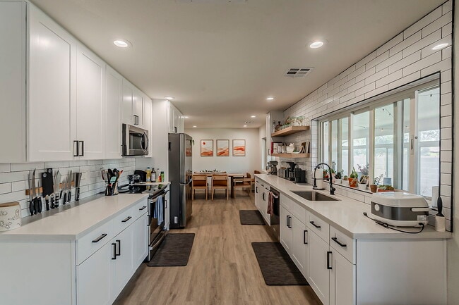 Building Photo - 2163 S Las Flores