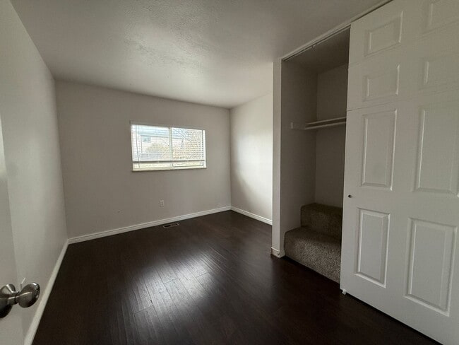 Building Photo - Beautiful Updated Beacon Hill Home - Newly...