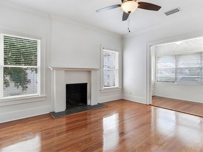Building Photo - 2114 W Dekle Ave
