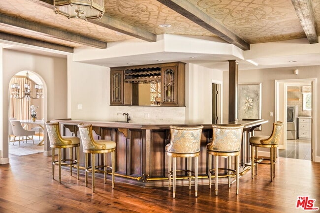 Building Photo - 1047 E Pomello Dr