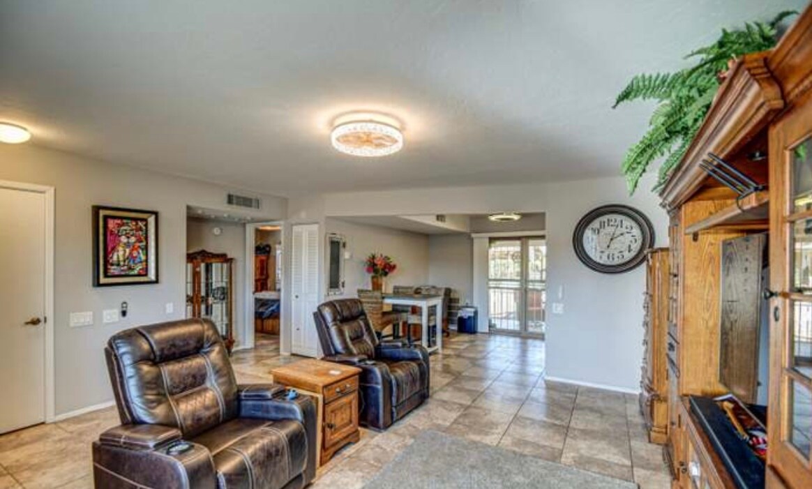 Building Photo - 810 Leisure World
